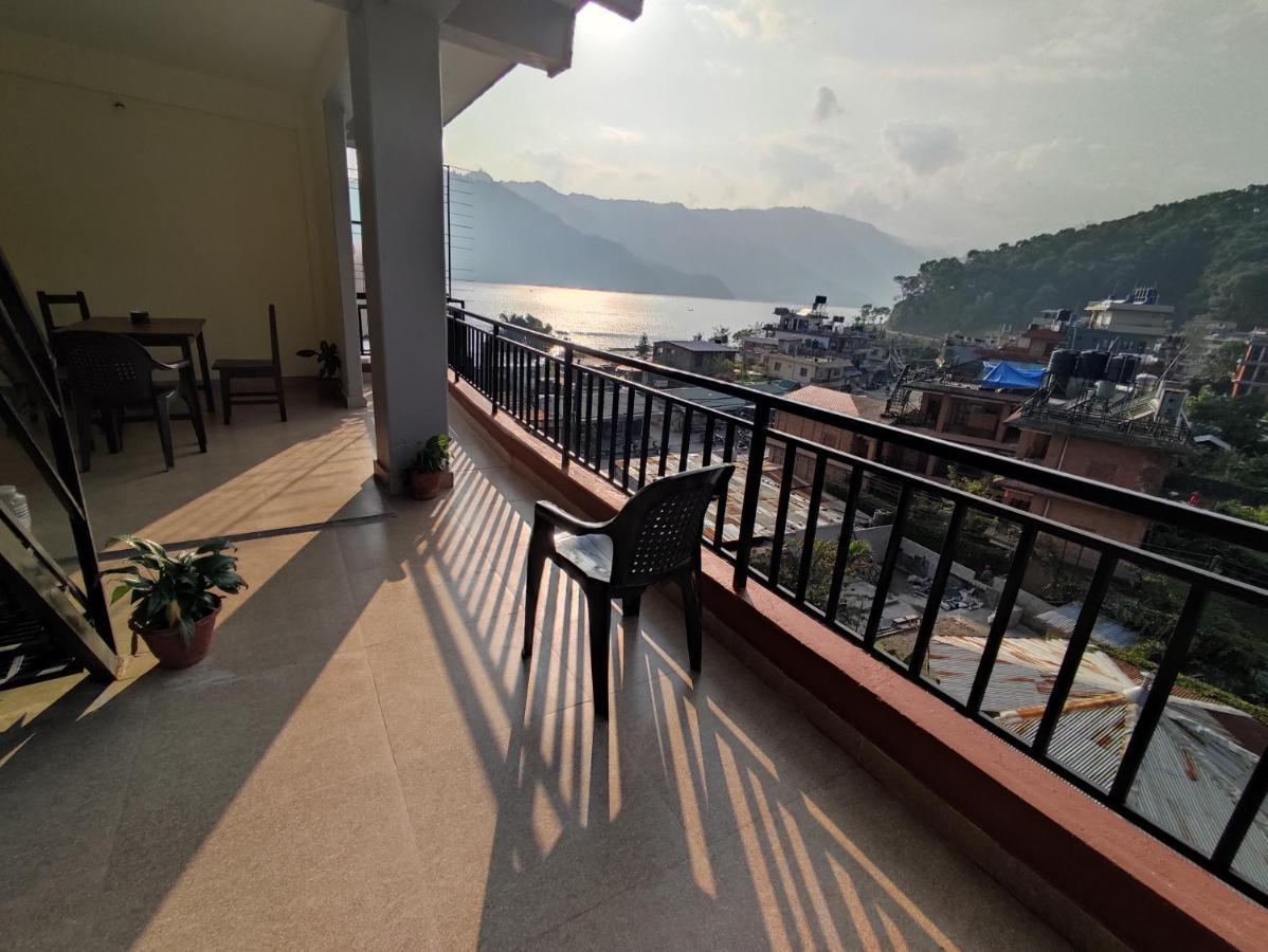 Hotel Green Hill View Pokhara Szoba fotó