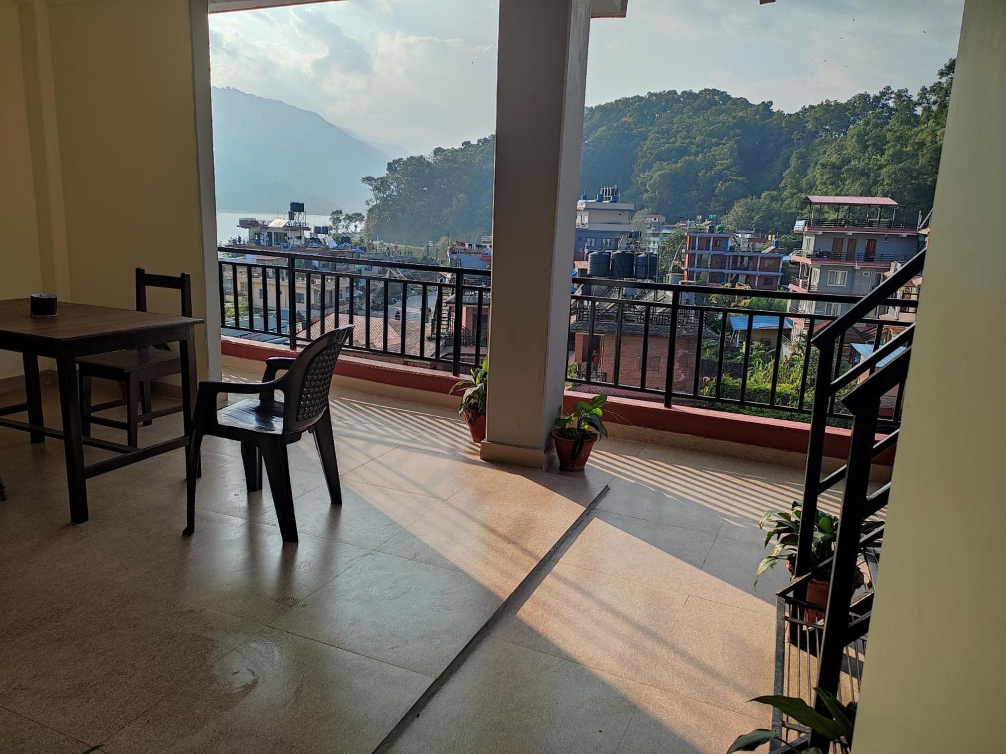 Hotel Green Hill View Pokhara Szoba fotó