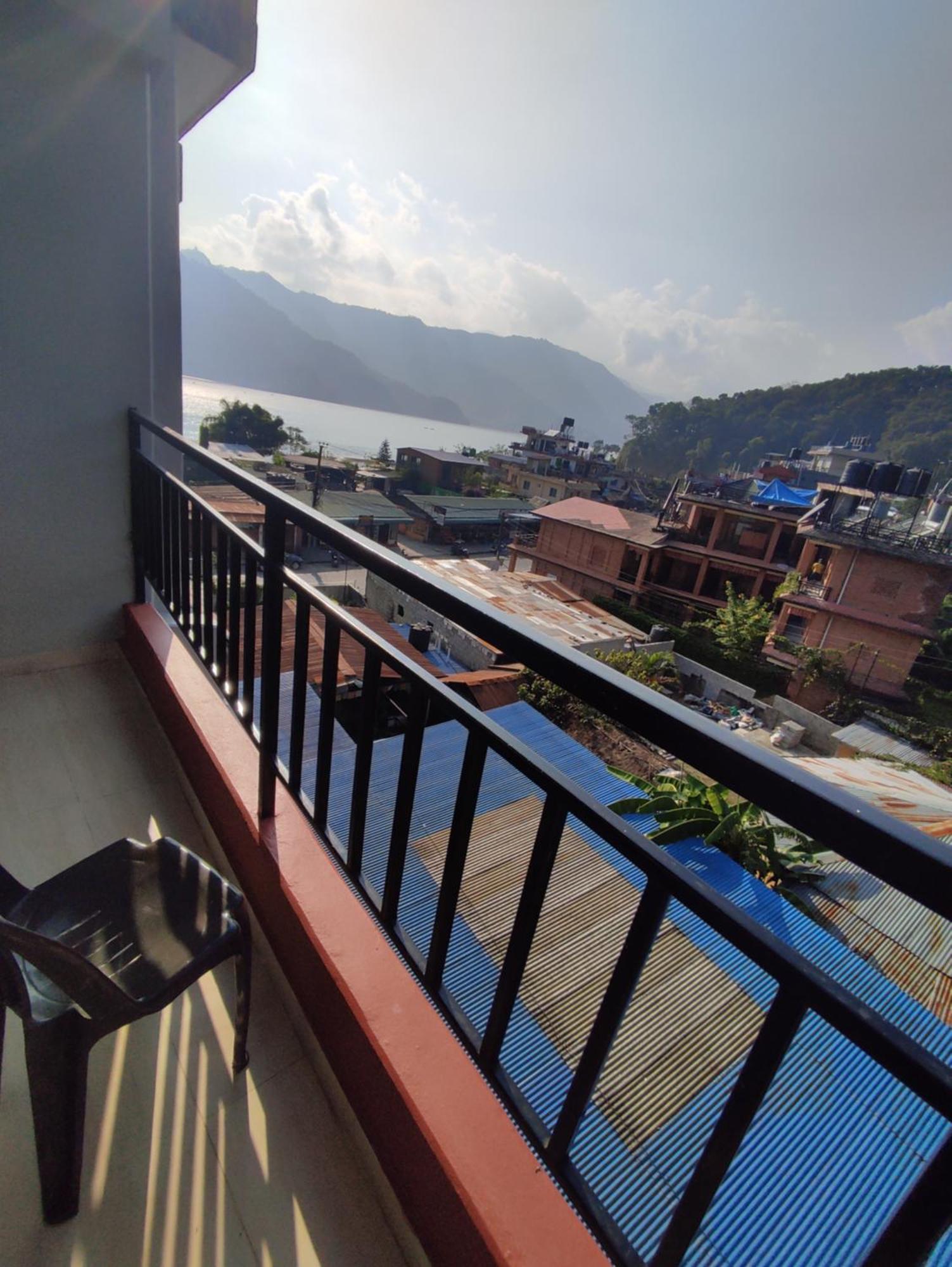 Hotel Green Hill View Pokhara Szoba fotó